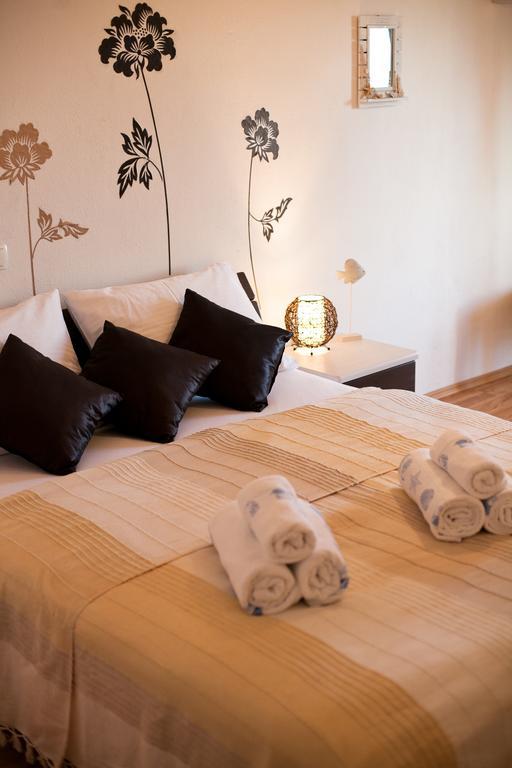 Mediterranea With Heated Pool * Pisak