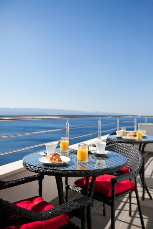 Apartment Mediterranea With Heated Pool