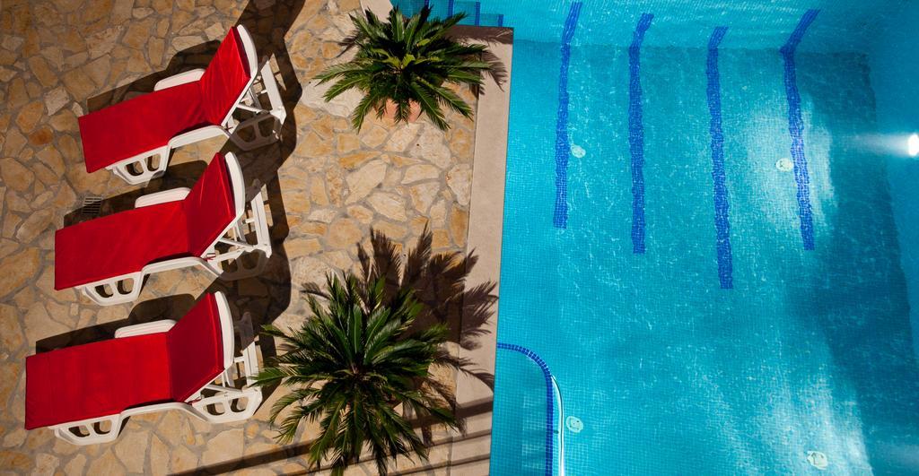 Mediterranea With Heated Pool Apartment *